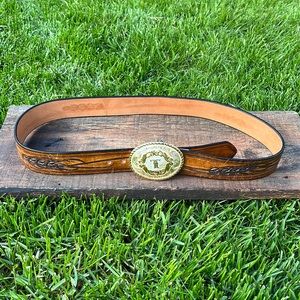 Mens leather belt with Montana Silversmiths buckle